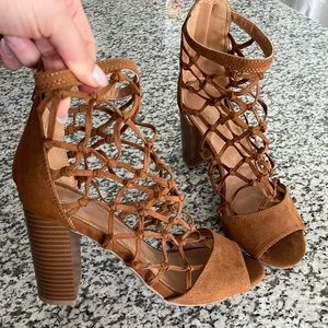NY&Co Netted heels